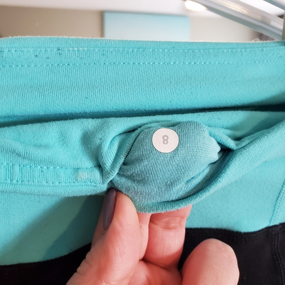 Lululemon Gather and Crow Crop - Picture 6 of 7